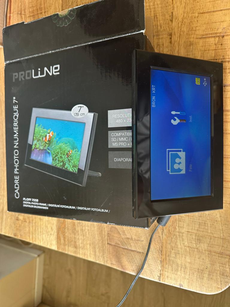 Proline 7 inch digitale fotolijst met 2GB SD-kaart, Ophalen, Gebruikt, 1 tot 2 GB, Film