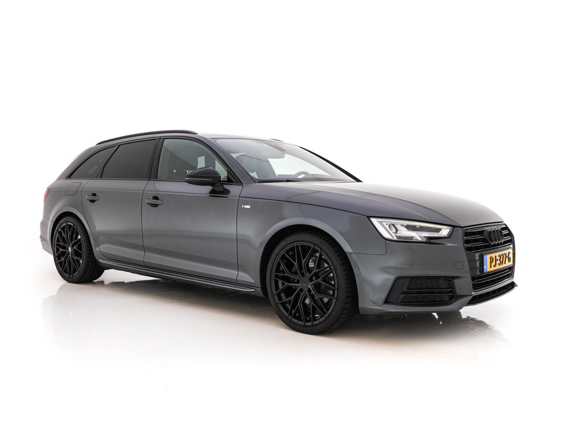 Audi A4 Avant 1.4 TFSI Sport S line edition Aut. *LEATHER-FA, Auto's, Gebruikt, 150 pk, Origineel Nederlands, 1390 kg