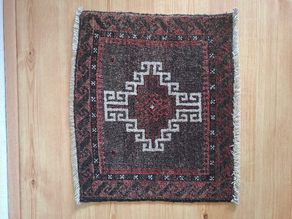Perzisch kleedje rood/zwart, Minder dan 50 cm, Minder dan 50 cm, Ophalen of Verzenden, Zo goed als nieuw