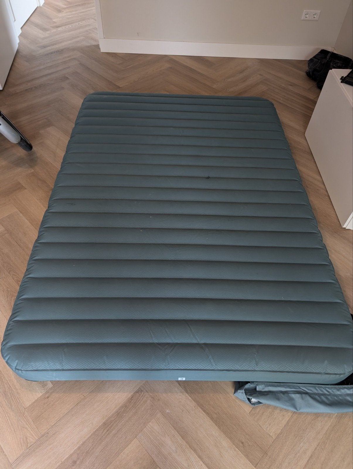 Quechua 2-persoons luchtbed - Comfortabel en ruim, Ophalen, Gebruikt, 2-persoons
