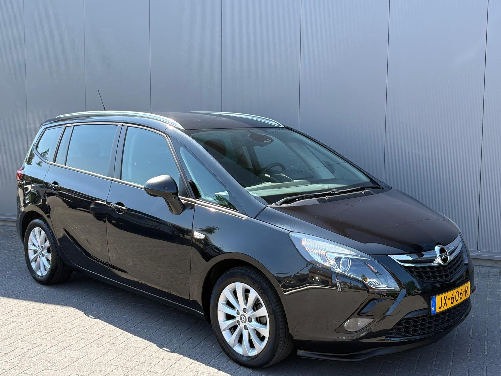 Opel Zafira Tourer 1.4T 140PK Design Edition 7pers. Bluetoot, Auto's, Opel, Gebruikt, 4 cilinders, Met garantie (alle), 7 stoelen