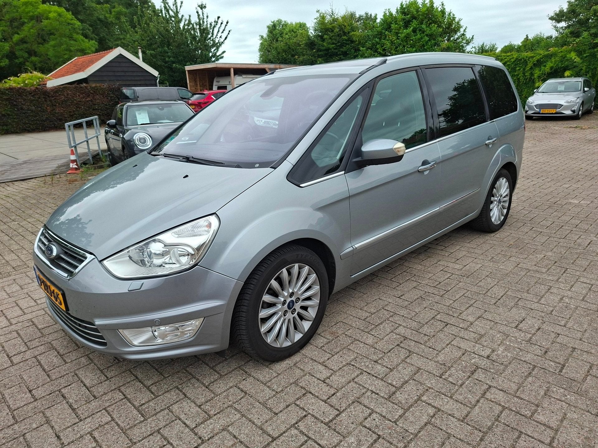 Ford Galaxy 1.6 SCTi Platinum 7pers pano trekh keyless navi, Auto's, Voorwielaandrijving, Gebruikt, 4 cilinders, 1634 kg