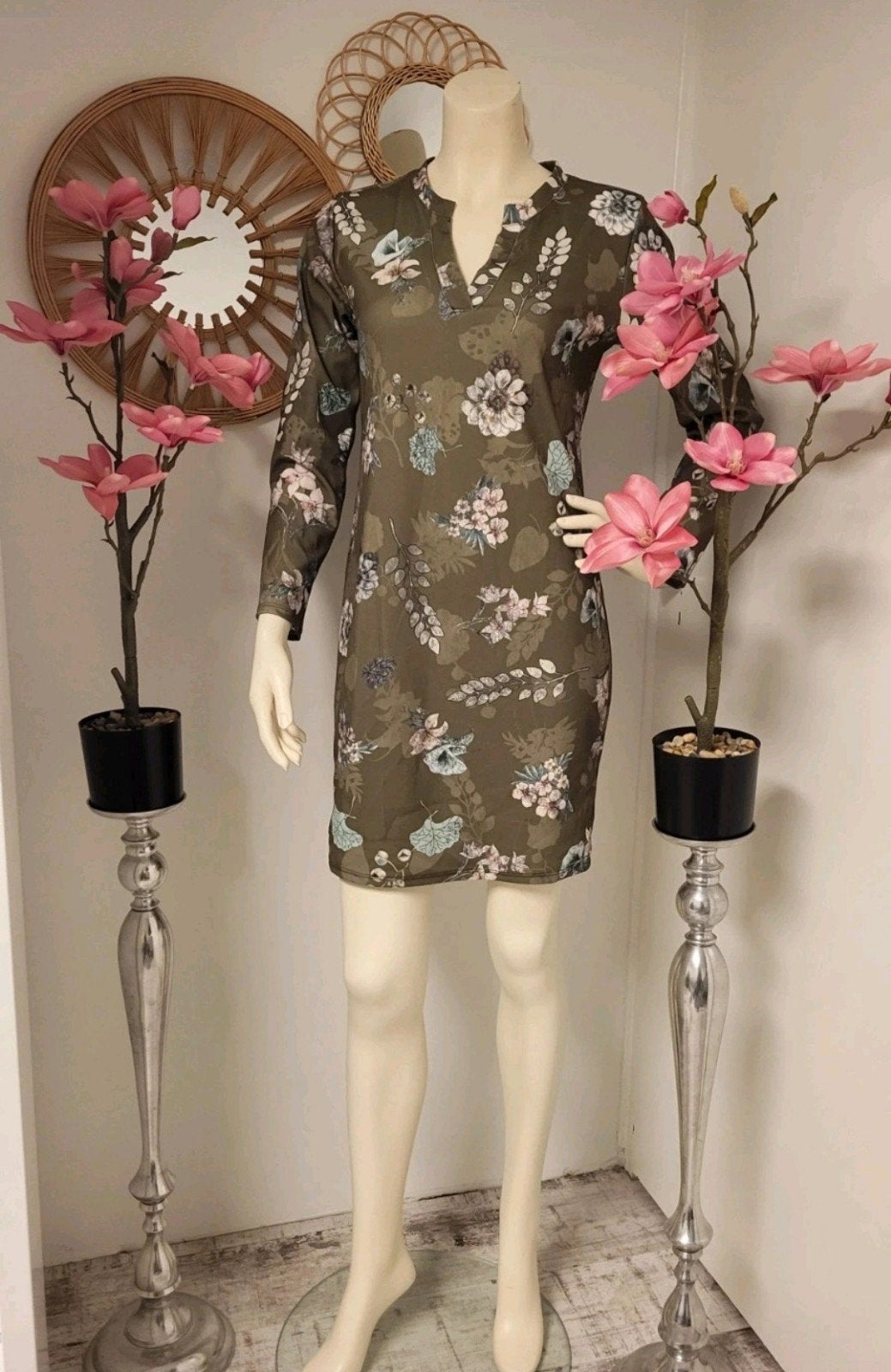 mooie legergroen bloemen jurk, Kleding | Dames, Jurken, Maat 38/40 (M), Zo goed als nieuw, Groen, Sensi wear