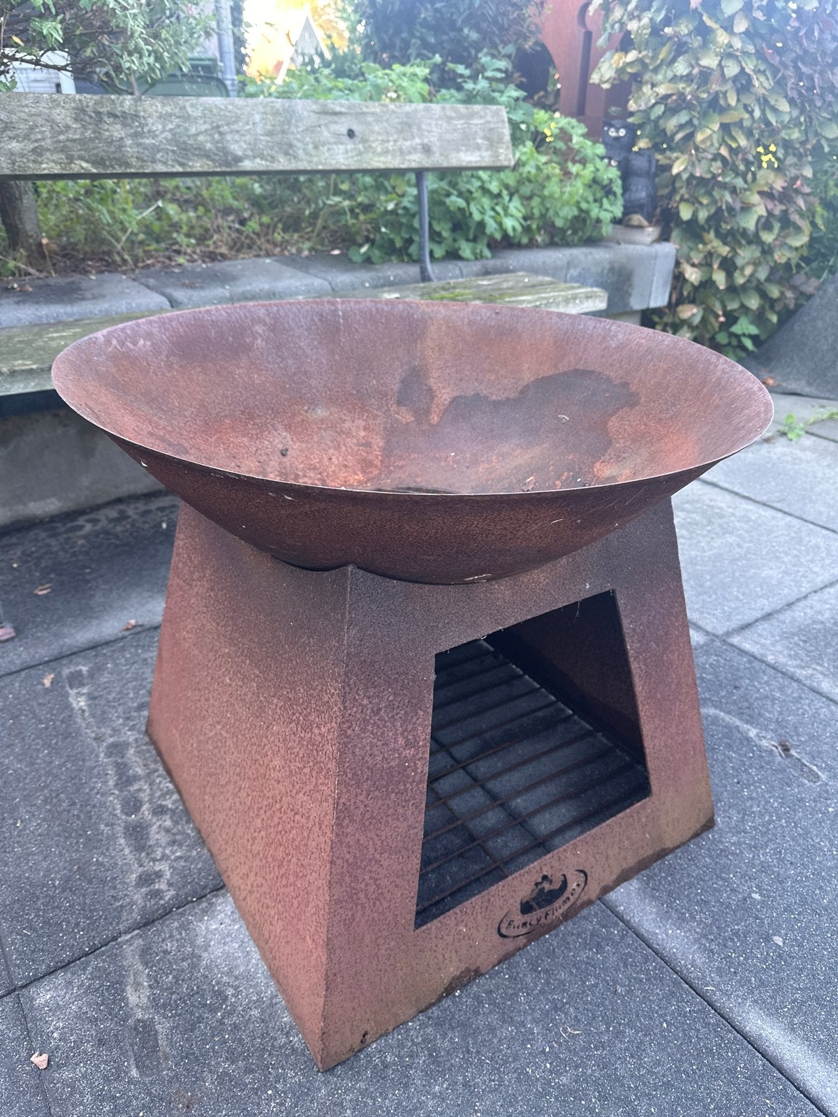 Vuurkorf met houtopslag - Gebruikt met imperfecties, Ophalen, Gebruikt, Vuurkorf
