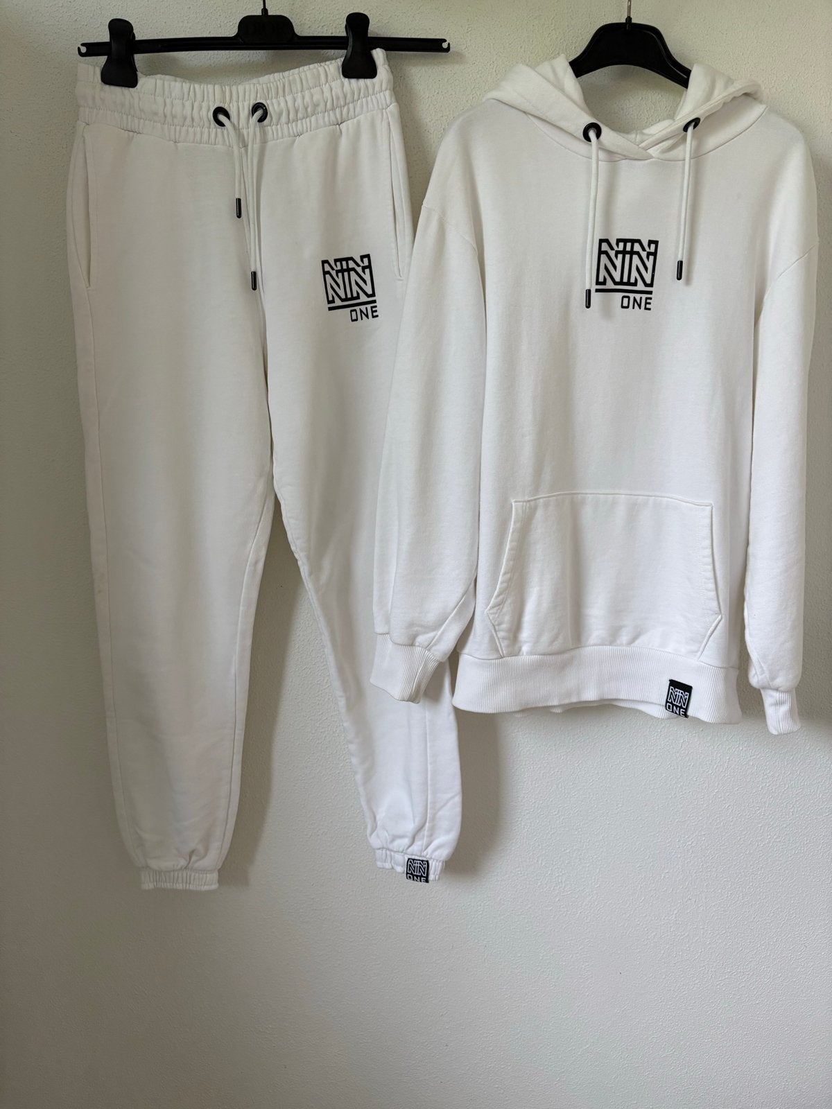 Nikkie wit joggingpak maat 32 (XS) - Zeer goede staat!, Kleding | Dames, Overige Dameskleding, Ophalen of Verzenden, Zo goed als nieuw