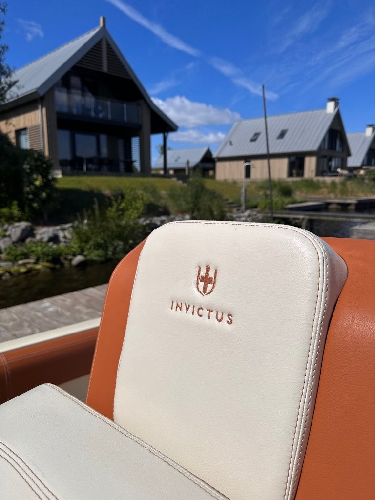 Invictus FX 240 Consoleboot, 70 pk of meer, Elektrische start, Zo goed als nieuw, 250 pk