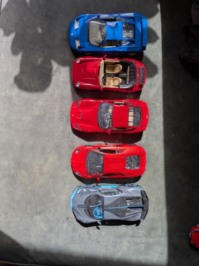 6 Modelauto's, Hobby en Vrije tijd, Modelauto's | 1:18, Zo goed als nieuw, Bburago, Ophalen of Verzenden
