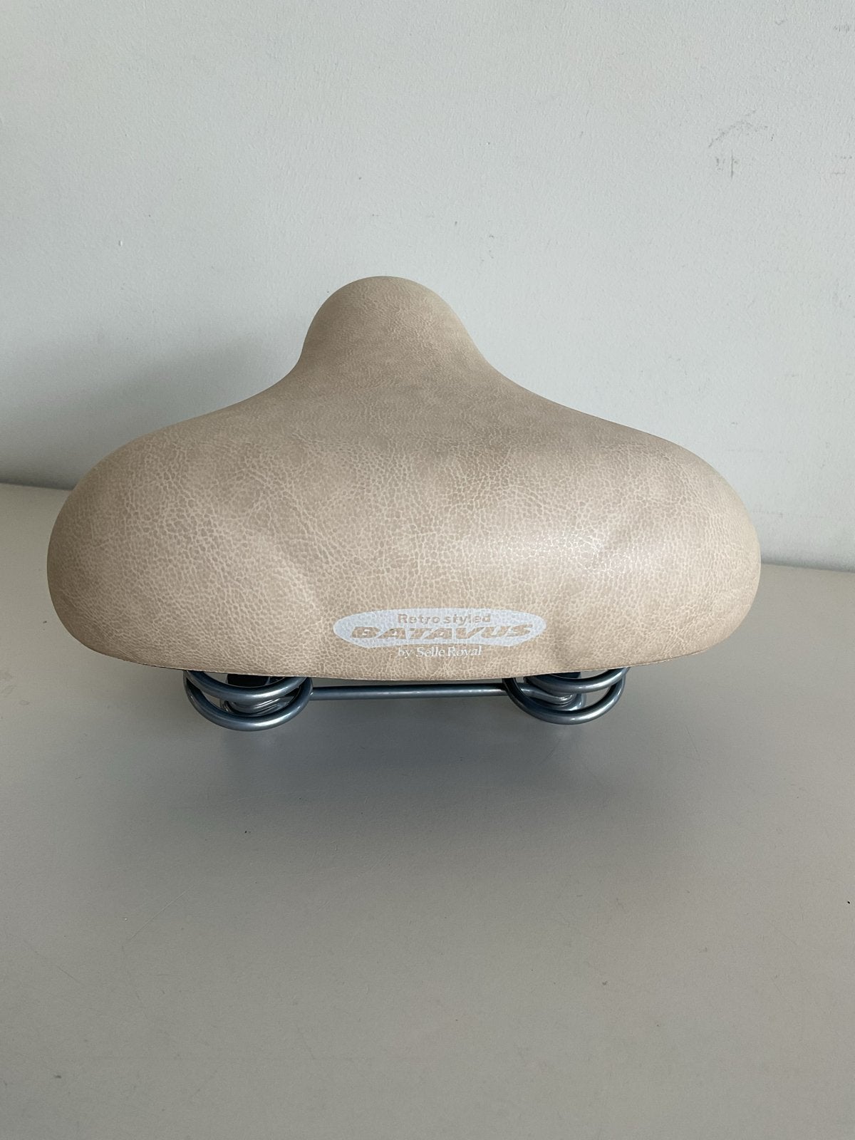 Batavus Selle Royal Zadel met zadelstrop beige NIEUW, Ophalen of Verzenden, Zadel, Stadsfiets, Nieuw