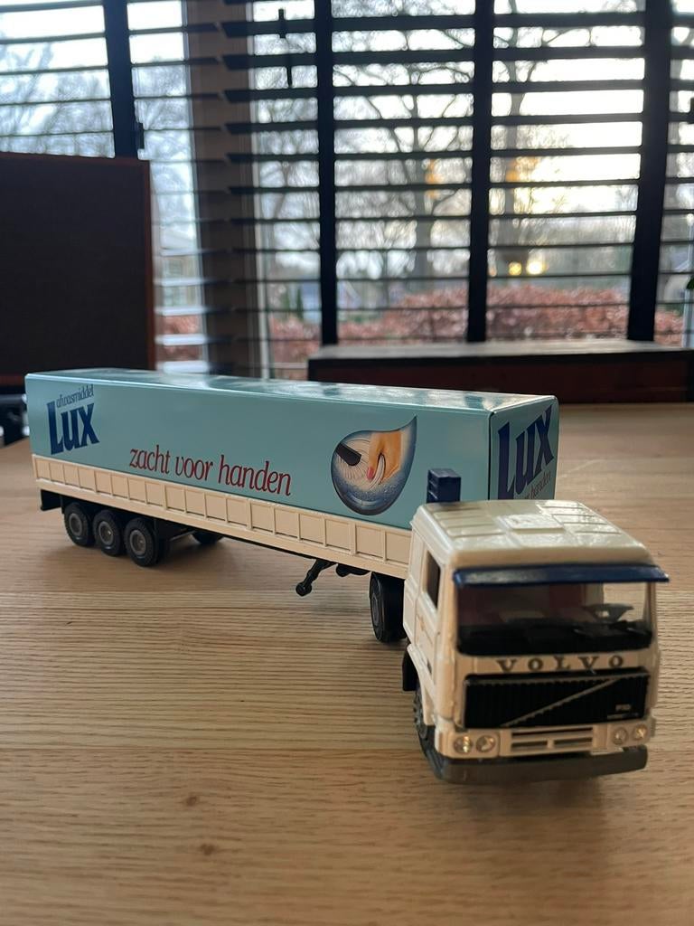 Tekno Volvo F10 - 1984 - LUX oplegger, Ophalen of Verzenden, Gebruikt, Bus of Vrachtwagen, Tekno