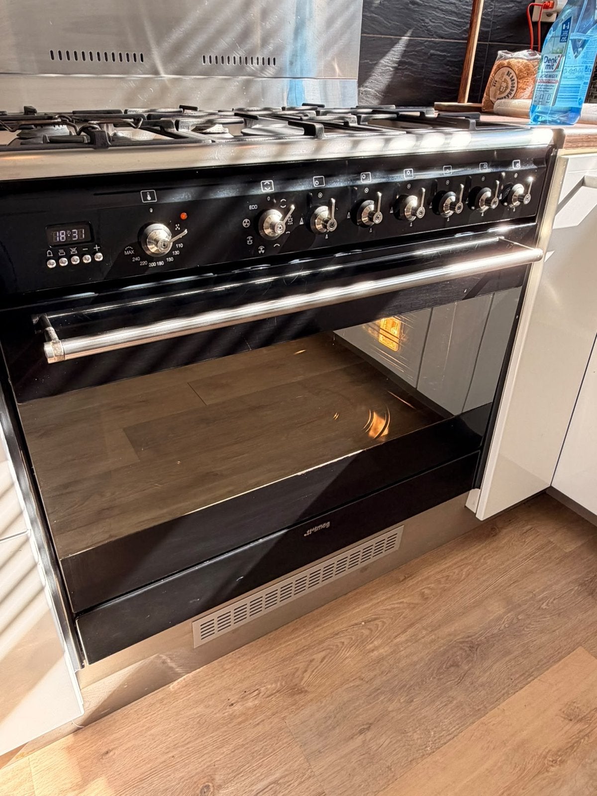 Smeg gasfornuis met oven - Goede staat, scharnieren te verva, Witgoed en Apparatuur, Ophalen, Gebruikt, 60 cm of meer, Gas