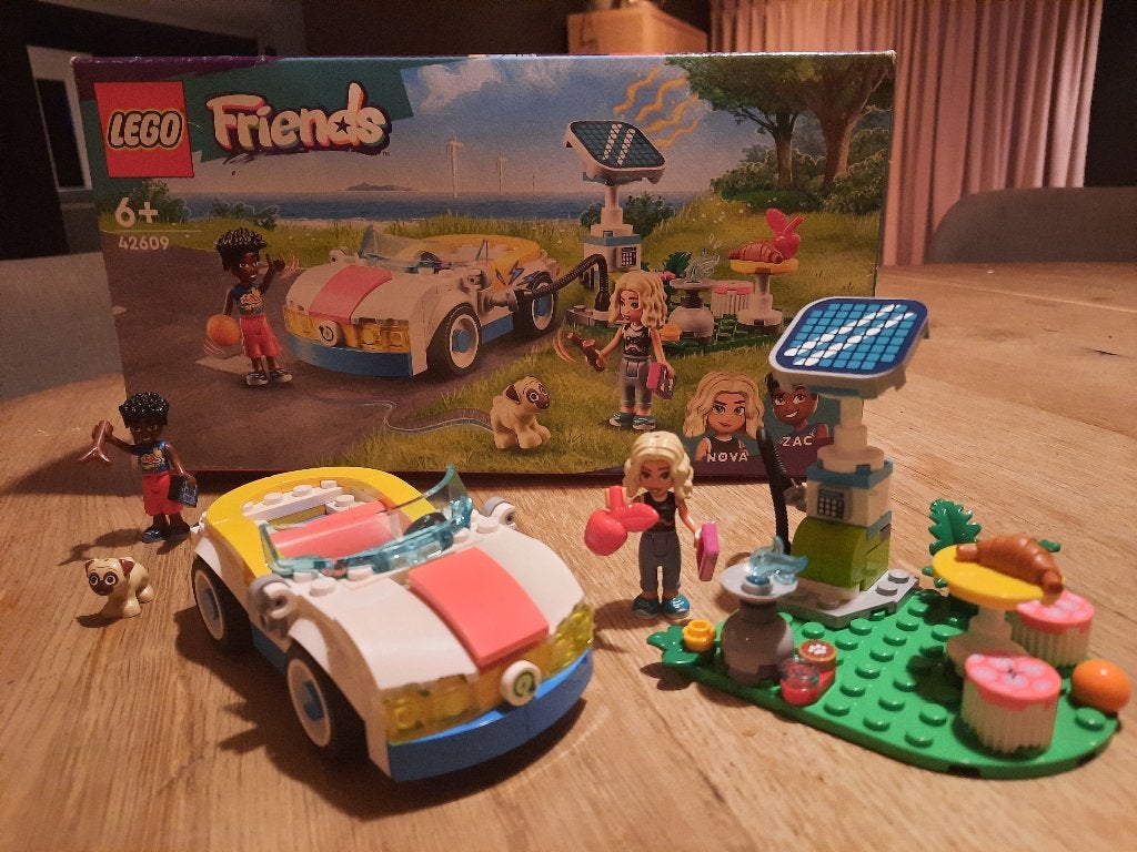 Lego friends electrische auto en oplaadpunt, Compleet, Lego, Friends, Ophalen of Verzenden