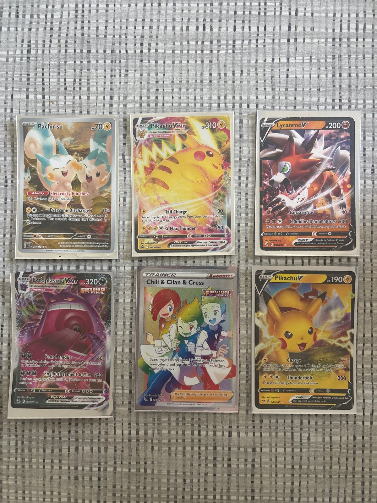 Pokémon Kaarten Collectie: Pikachu VMAX, Lycanroc V, Gengar, Ophalen of Verzenden, Zo goed als nieuw, Meerdere kaarten