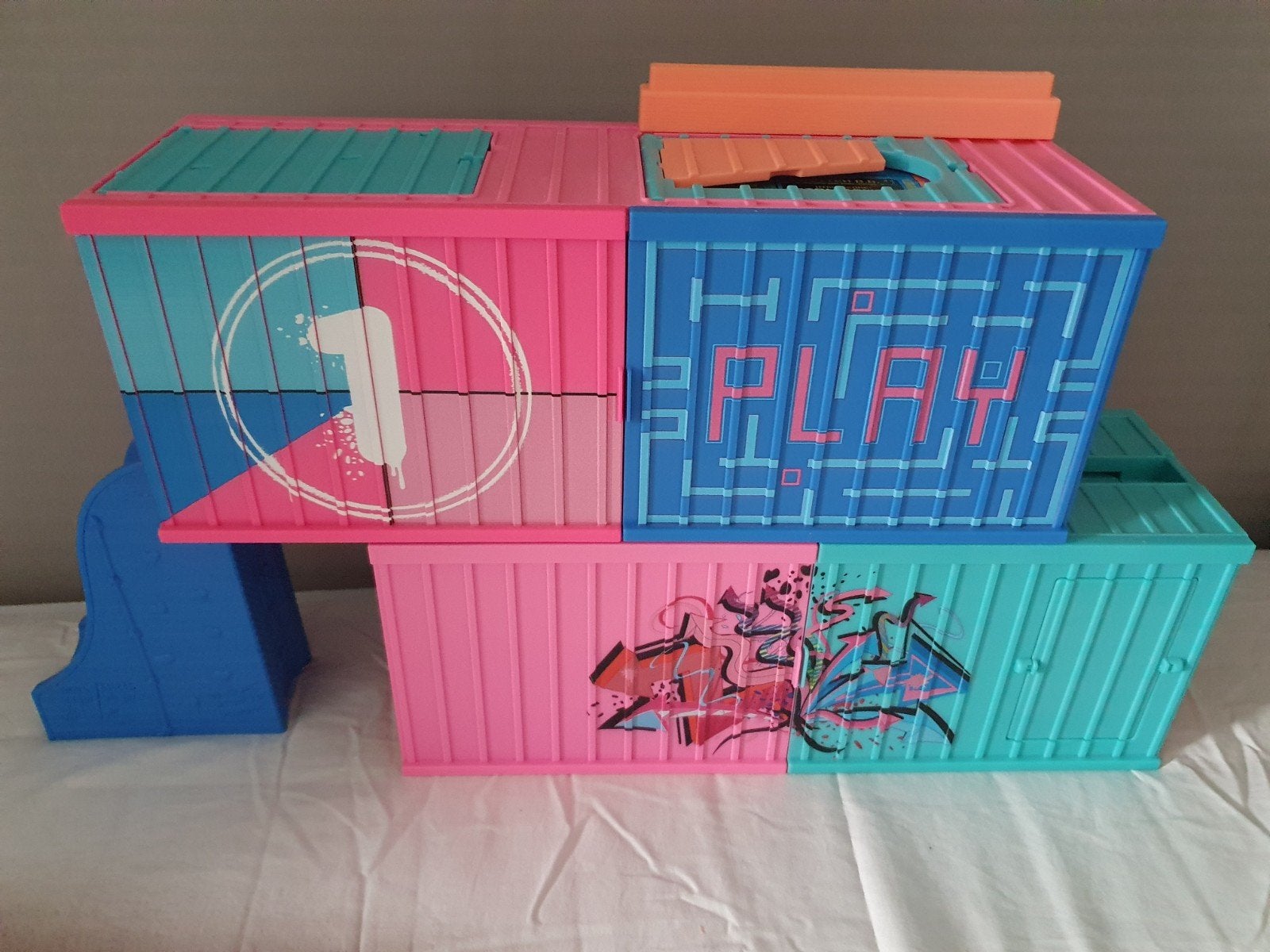 L.O.L. Surprise! OMG uitklap huis met veel extra's, Ophalen of Verzenden, Zo goed als nieuw, Poppenhuis