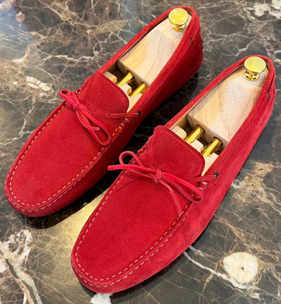 Tod's Gommino Loafers Driving Shoes Rood Suède maat 43, Overige kleuren, Ophalen of Verzenden, Espadrilles of Moccasins, Gedragen