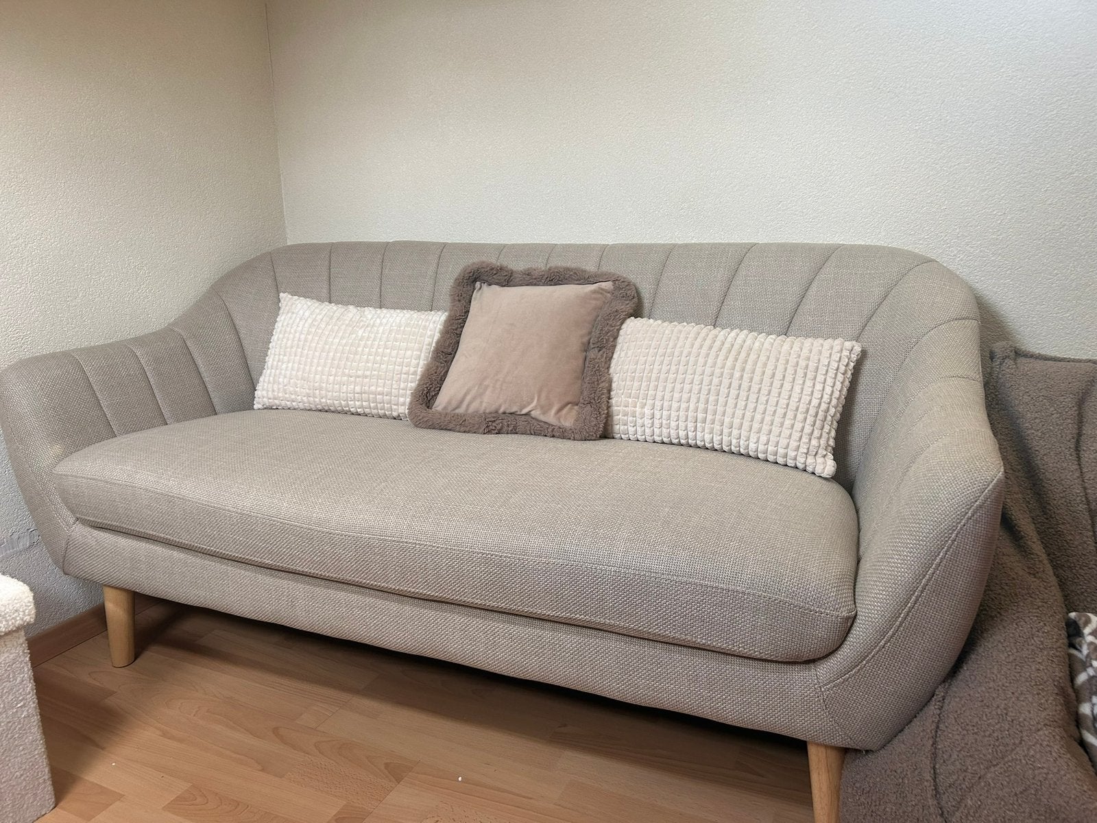 Beige bank Jysk, Ophalen, Zo goed als nieuw, 75 tot 100 cm, Tweepersoons