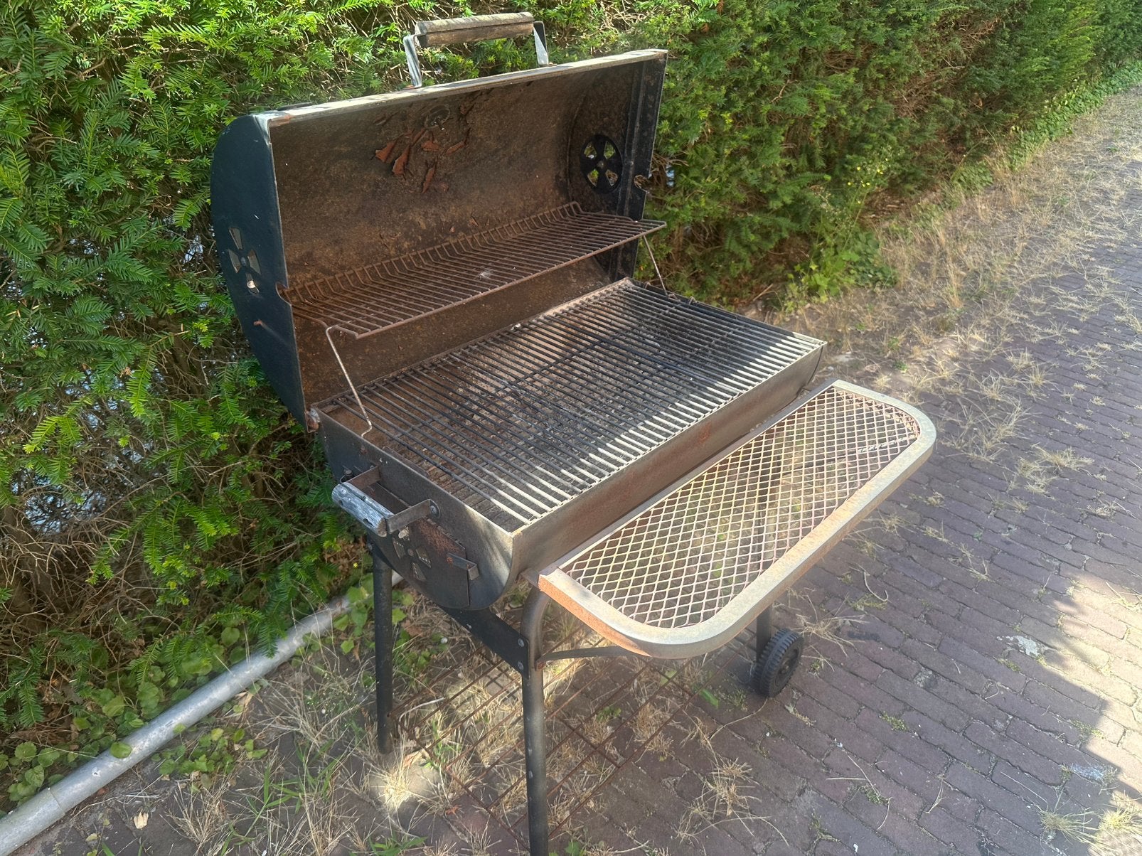 Barbecue gratis, Tuin en Terras, Ophalen, Gebruikt, Metaal