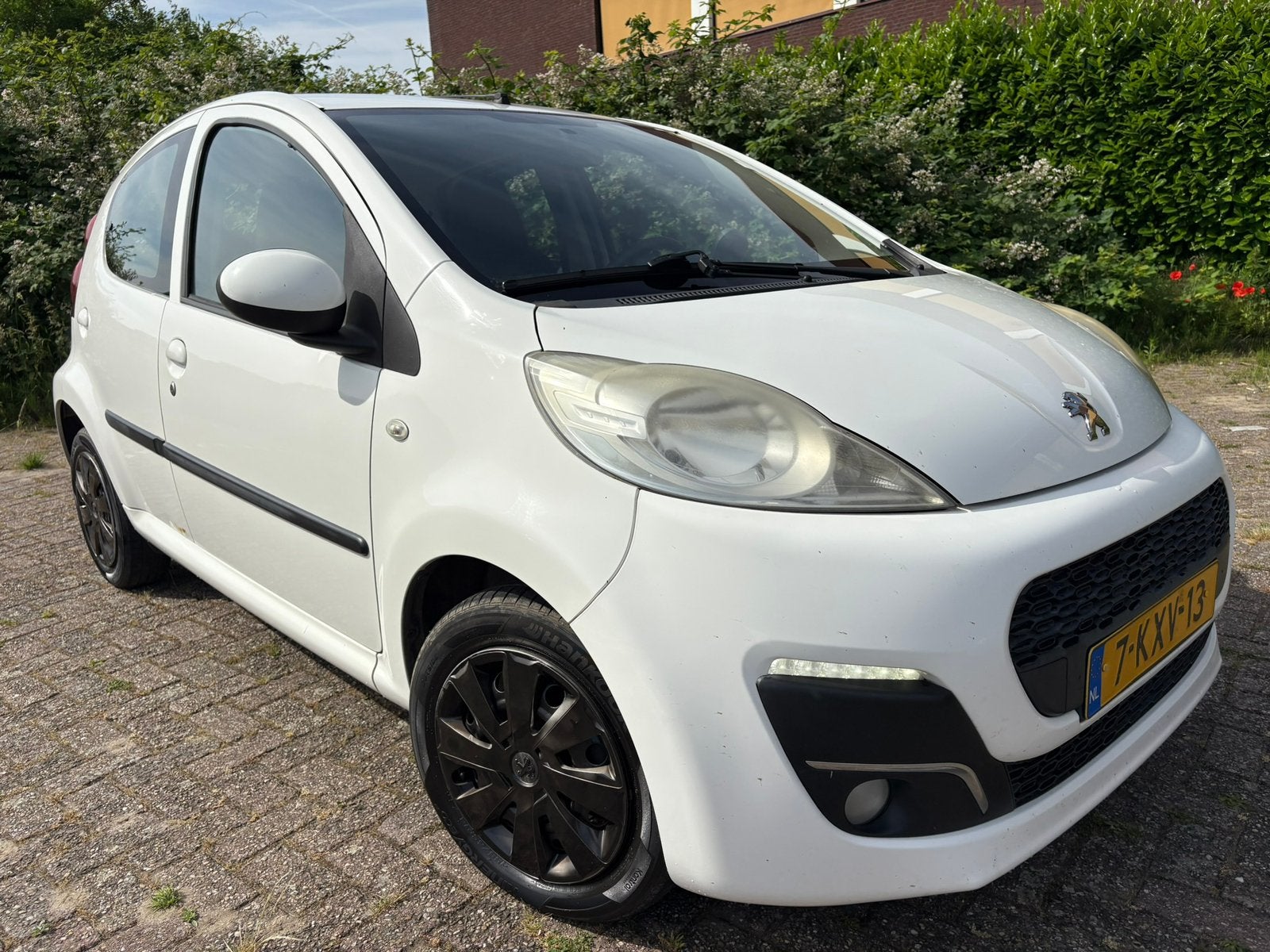 Peugeot 107 1.0 12V 5DR 2013 Wit Airco, Auto's, Peugeot, Voorwielaandrijving, 4 stoelen, Origineel Nederlands, Bedrijf
