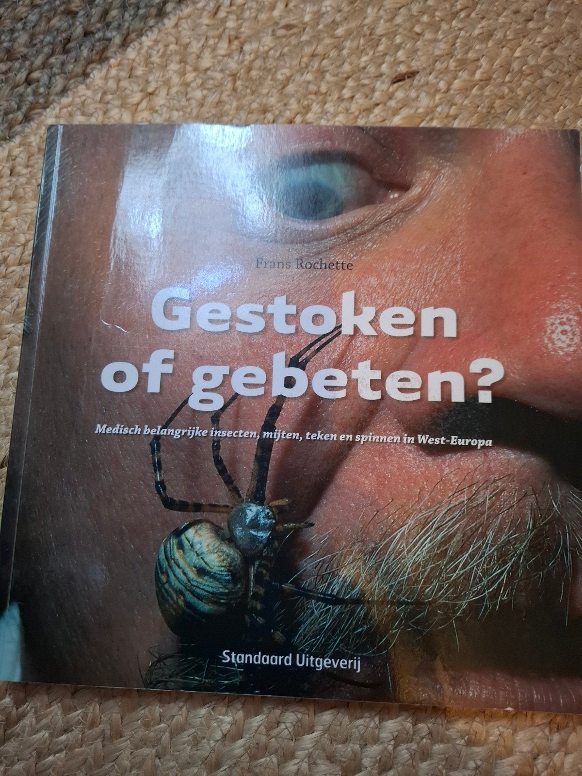 Gestoken of gebeten? Medisch belangrijke insecten, Ophalen of Verzenden, Gelezen, Gezondheid en Conditie, Frans Rochette