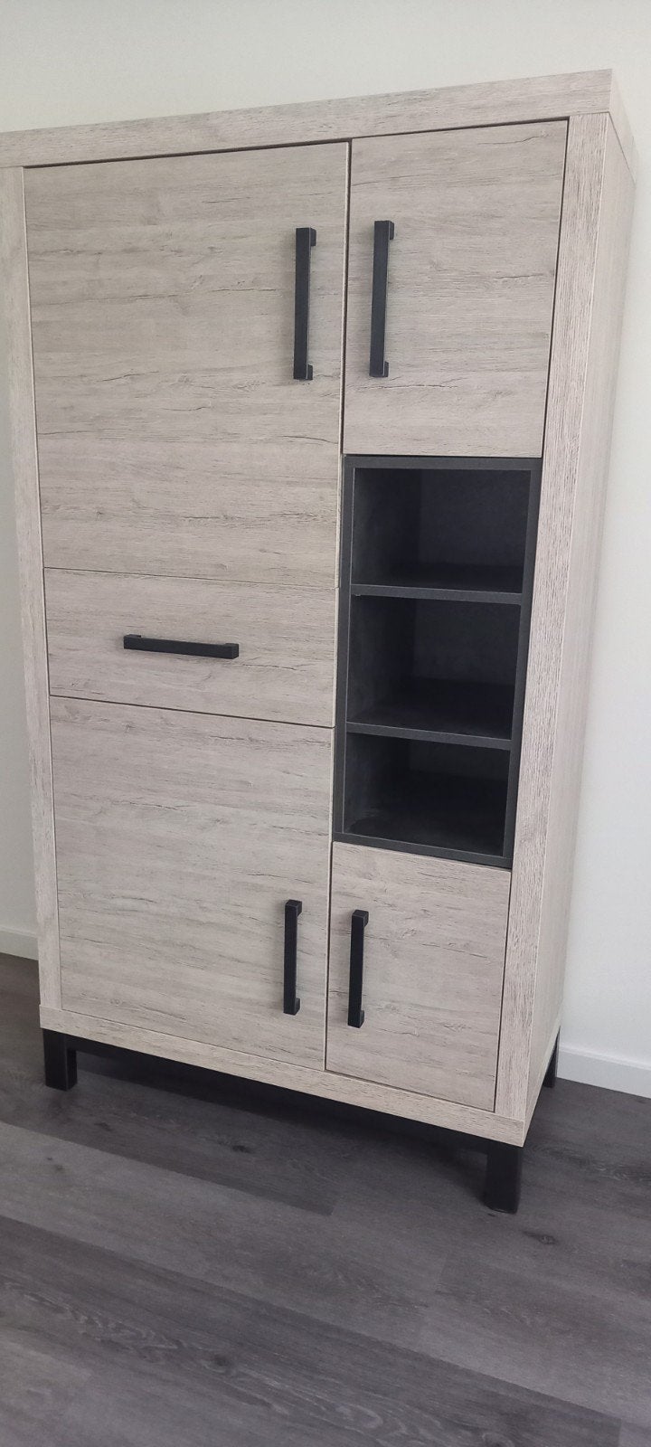 Kast van knibbeler, Ophalen, Zo goed als nieuw, Modern, 150 tot 200 cm