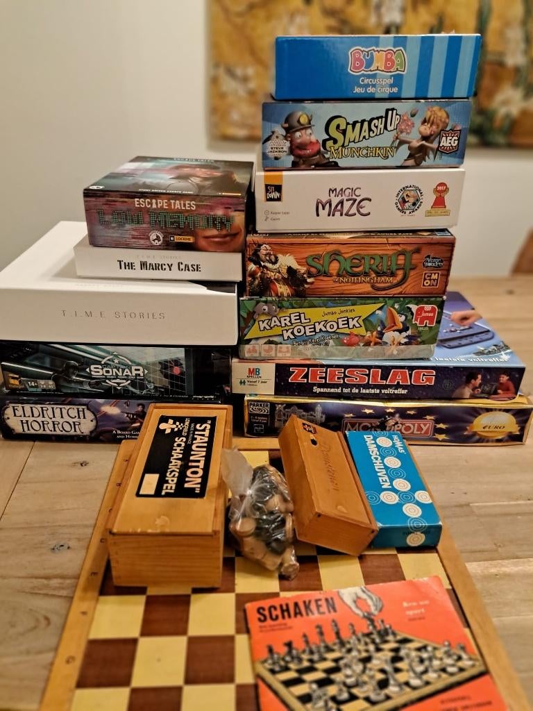 Bordspellen: Eldritch Horror, T.I.M.E. Stories en meer, Vijf spelers of meer, Ophalen of Verzenden, Zo goed als nieuw