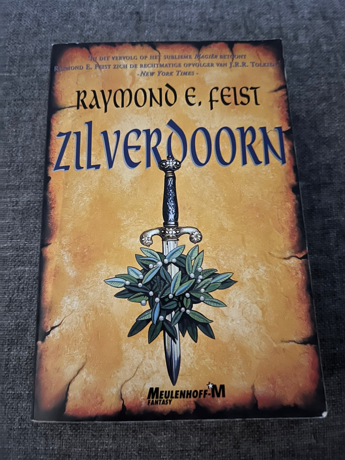 Raymond E. Feist - Zilverdoorn, Boeken, Ophalen of Verzenden, Zo goed als nieuw, Raymond E. Feist