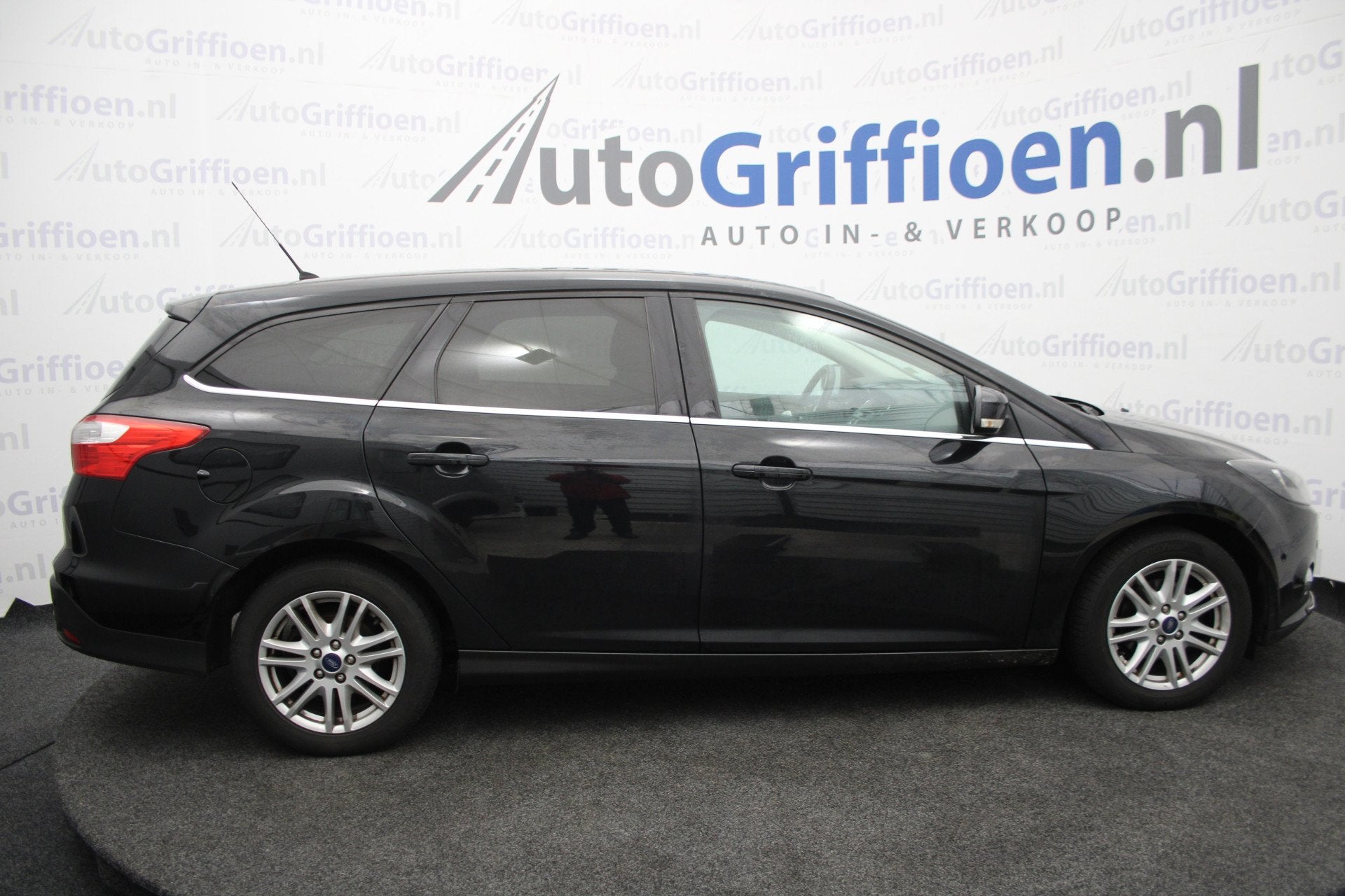 Foto 6 van Ford FOCUS Wagon 1.0 EcoBoost Titanium nette station met tre
