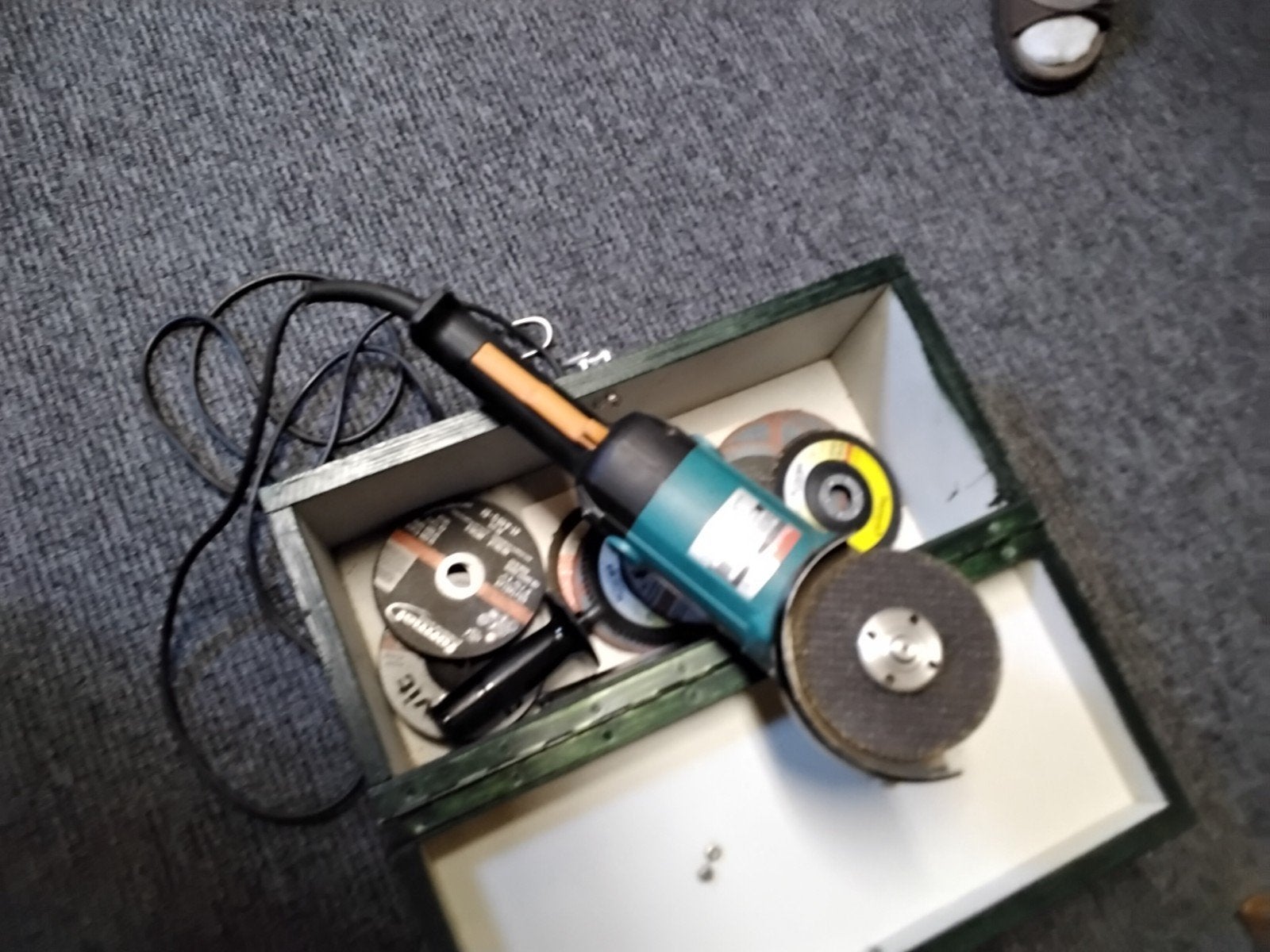 te Koop  slijptol van makita +slijpschijven, Ophalen, 1000 watt of meer, Haakse handslijpmachine