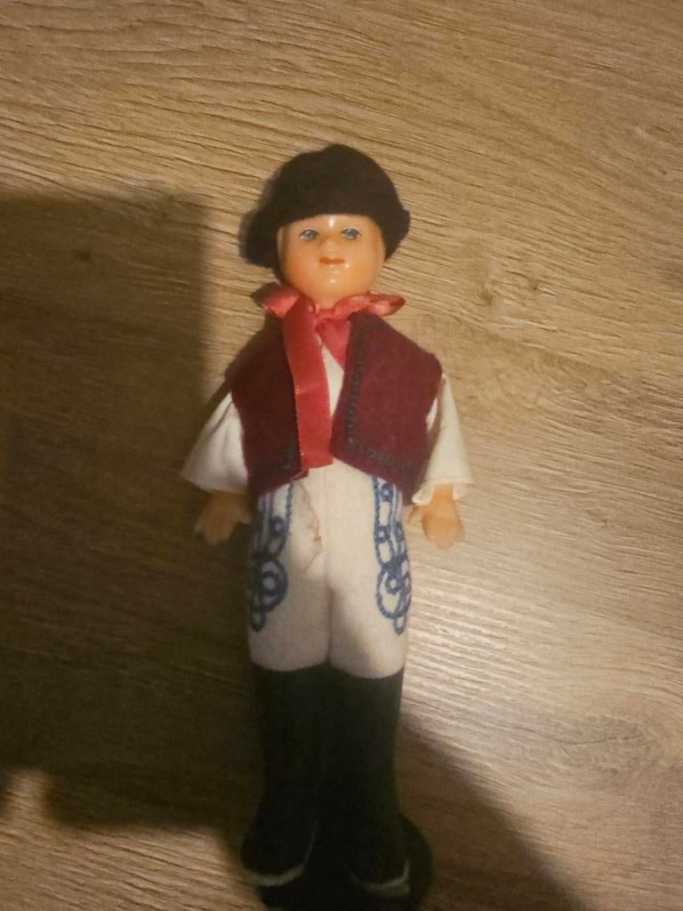 Vintage popje in traditionele klederdracht, Ophalen of Verzenden, Gebruikt, Overige typen