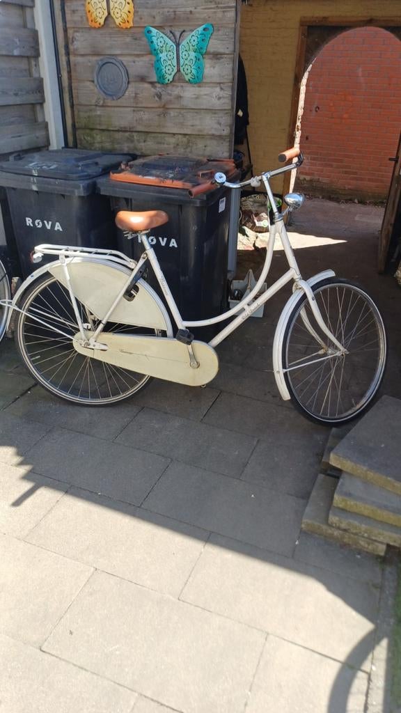 Nette witte damesfiets - Batavus Old Dutch, Ophalen, Terugtraprem, Batavus, Handrem