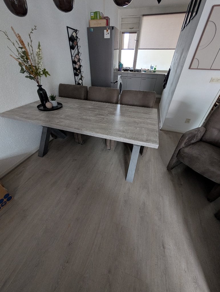 Moderne eettafel met 6 stoelen - Grijs houtlook, Huis en Inrichting, Ophalen, 100 tot 150 cm, 50 tot 100 cm, Zo goed als nieuw