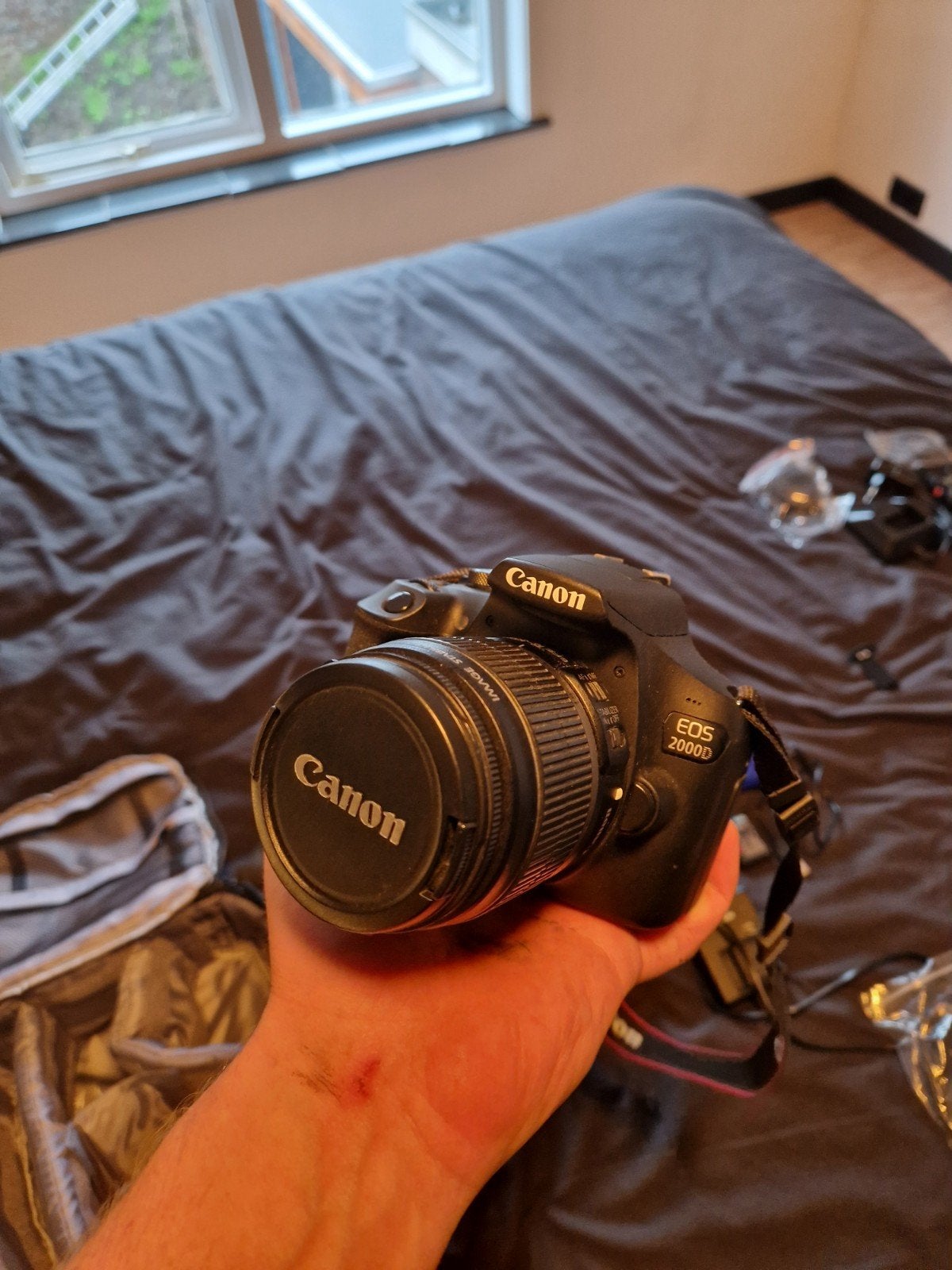 Canon EOS 2000D Spiegelreflexcamera met accessoires, Ingebouwde flitser, Spiegelreflex, Ophalen of Verzenden, Zo goed als nieuw