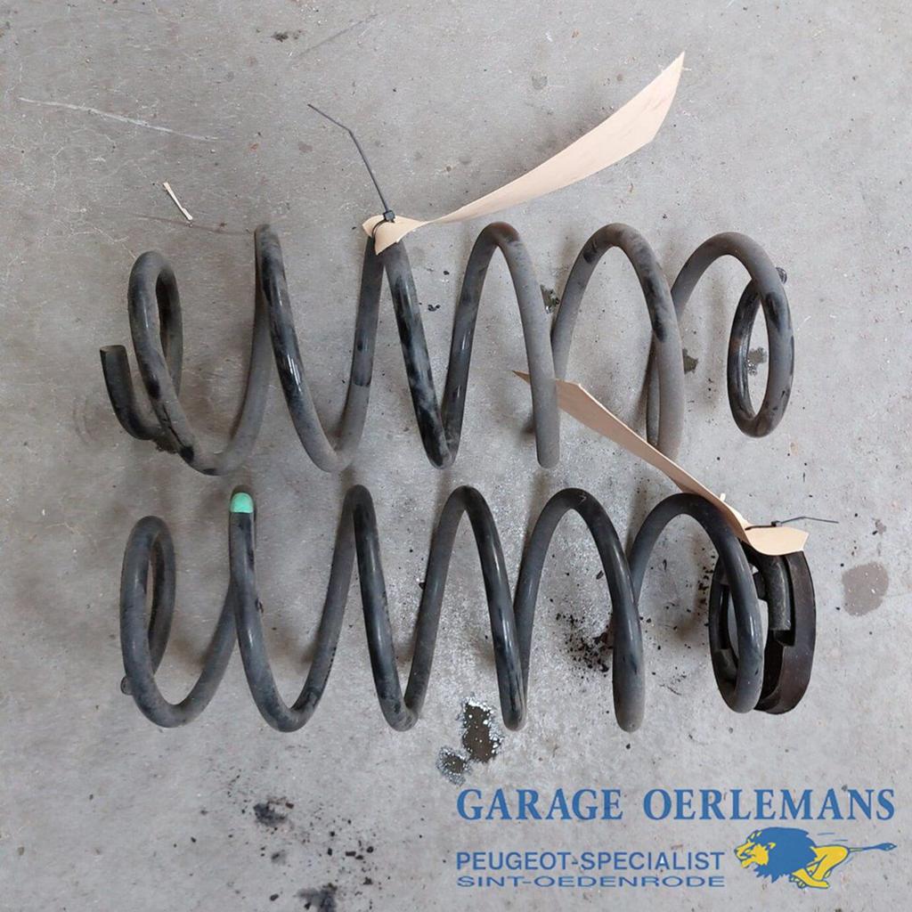 1x spiraal veer achter peugeot 108 1.0 vti, Gebruikt, -, -, ARN erkend