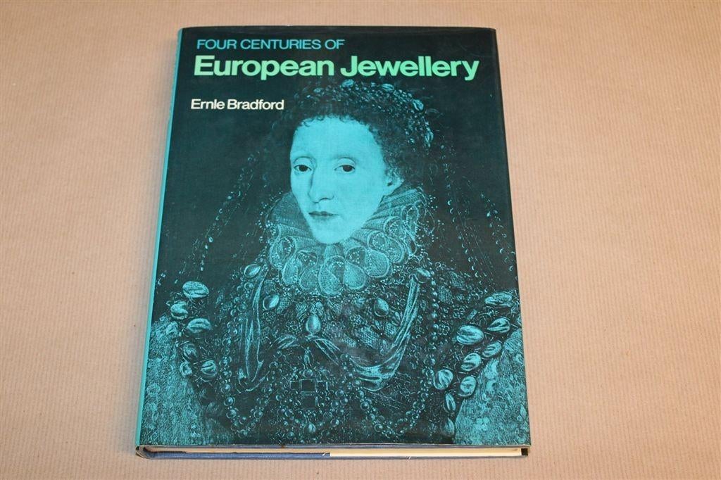 Four Centuries of European Jewellery — Sieradenkunst 1967, Ophalen of Verzenden
