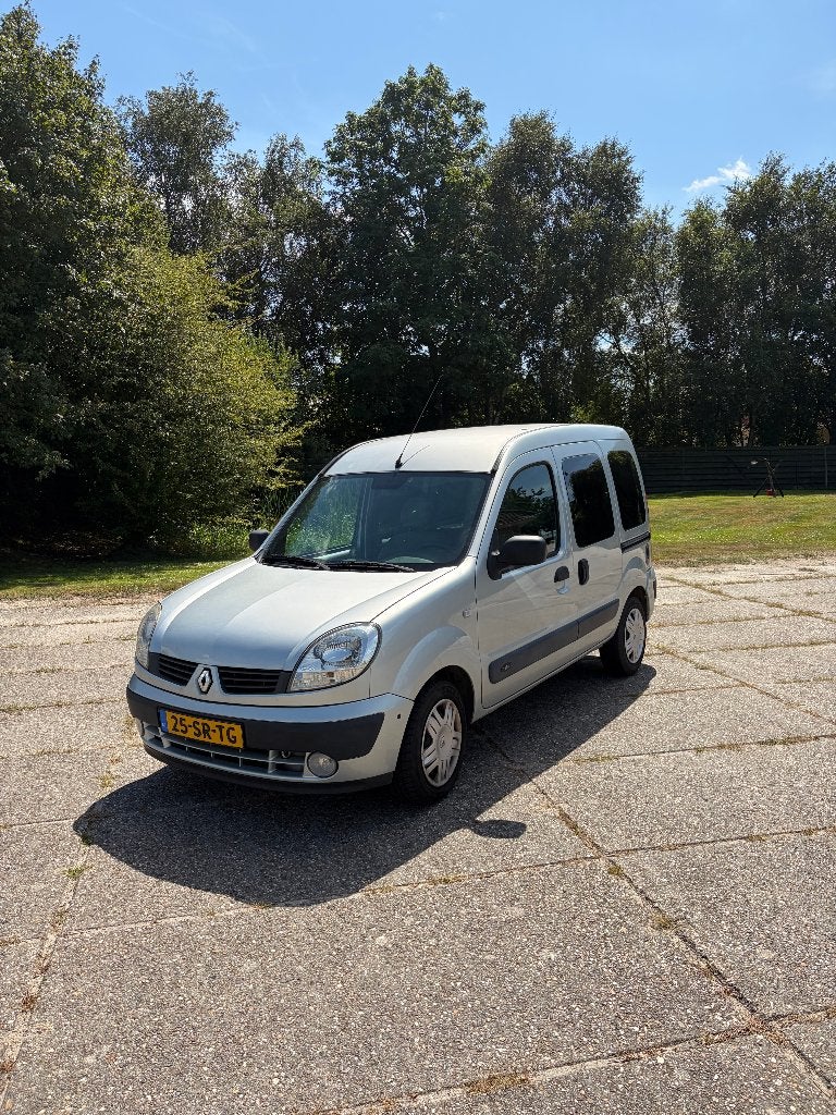 Renault Kangoo 1.6 16V 70KW 2006 Grijs (rolstoel auto), Auto's, 1145 kg, Beige, 49 €/maand, Origineel Nederlands