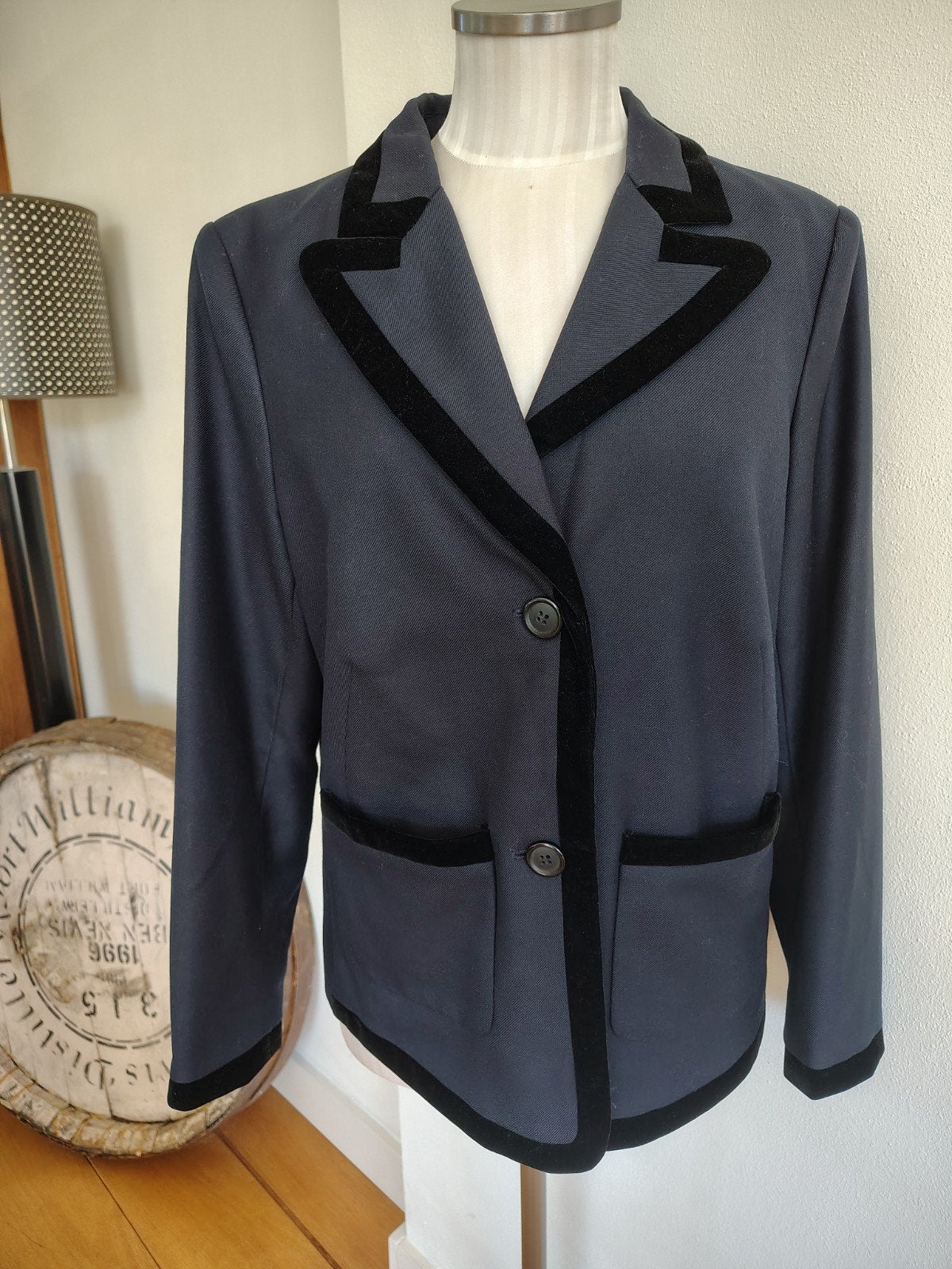 Madeleine Blazer Donkerblauw met Zwart Fluweel Maat 44, Blauw, Maat 42/44 (L), Ophalen of Verzenden, Zo goed als nieuw