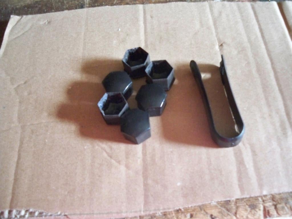 Sier doppen op wielmoeren  + verwijderraar 17mm, Ophalen of Verzenden, Zo goed als nieuw