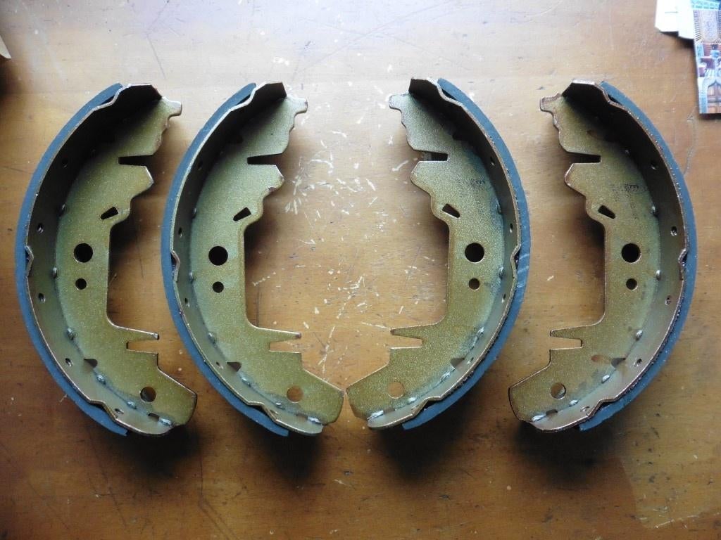 Remschoenen Kia Carnival, Verzenden