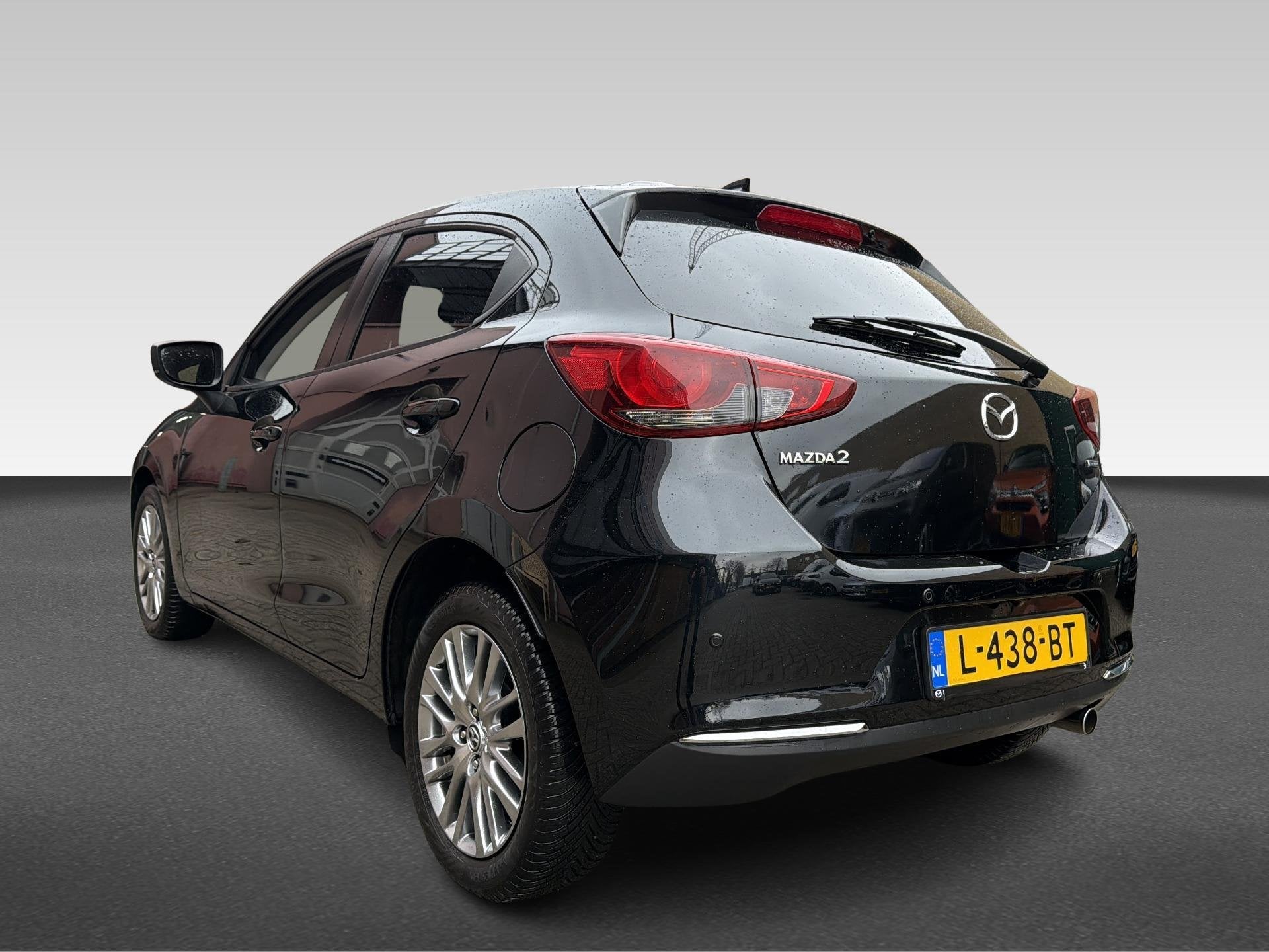 Mazda 2 1.5 SKYACTIV-G 90PK Luxury, Auto's, Voorwielaandrijving, 4 cilinders, Zwart, Origineel Nederlands