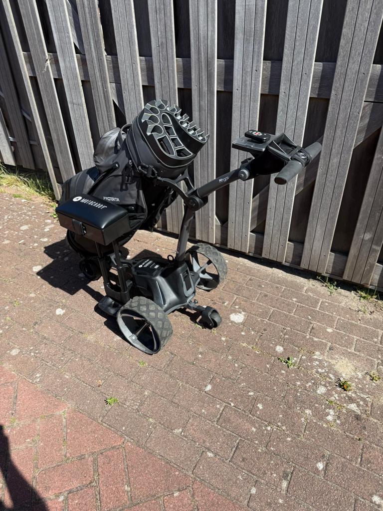 Motocaddy M7 GPS Afstandsbediening Golfkar met Tas, Sport en Fitness, Golf, Ophalen, Zo goed als nieuw, Golfkar, Overige merken