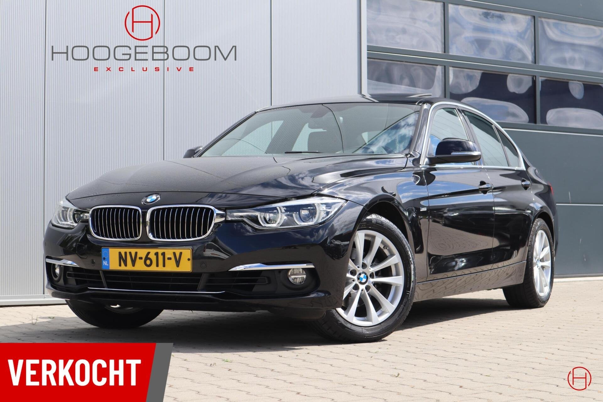 BMW 320i Luxury Line / Panoramadak / Sportstoelen / Leder /, Automaat, 1998 cc, Achterwielaandrijving, Euro 6