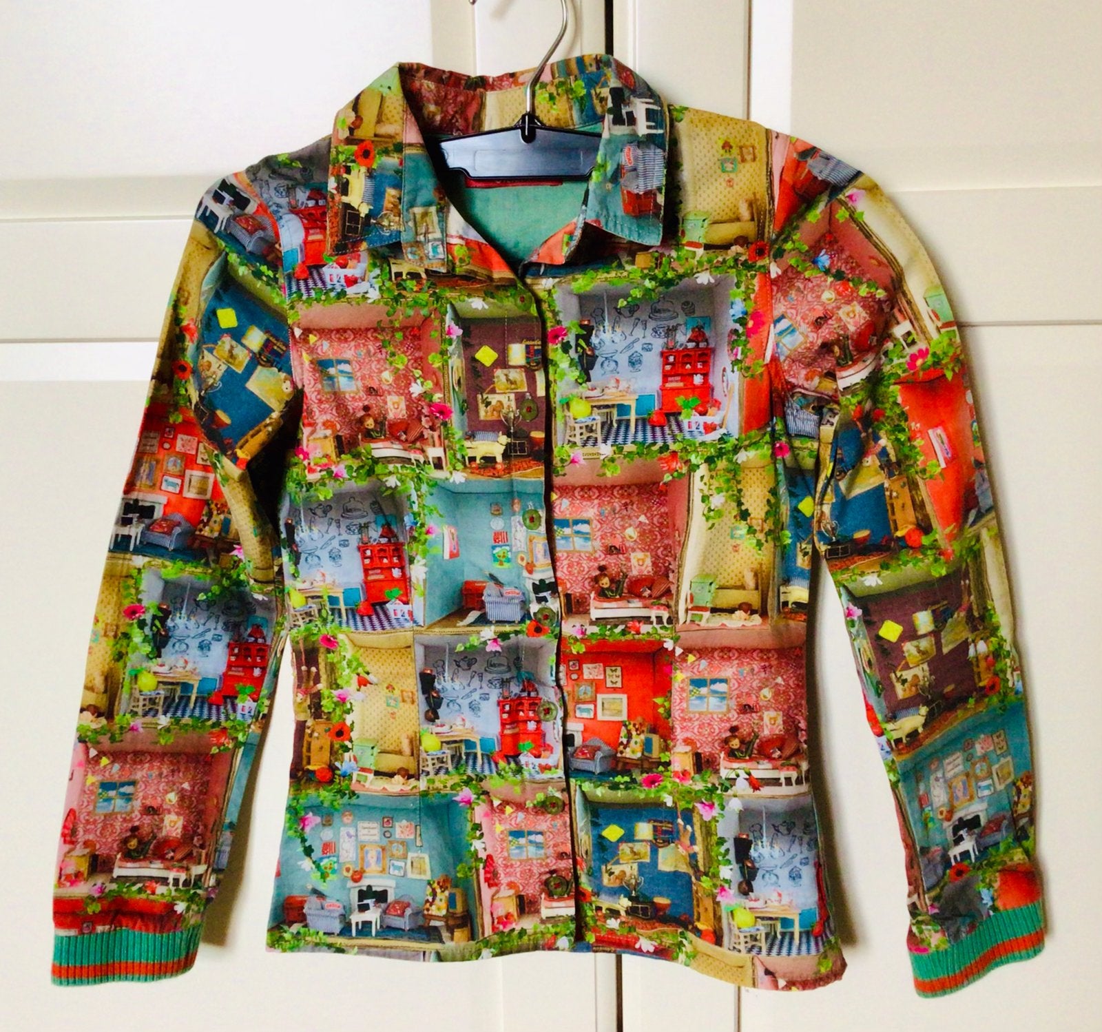 Leuke vintage Oilily blouse met poppenhuisprint - Maat: 140, Ophalen of Verzenden, Gebruikt, Meisje, Overhemd of Blouse