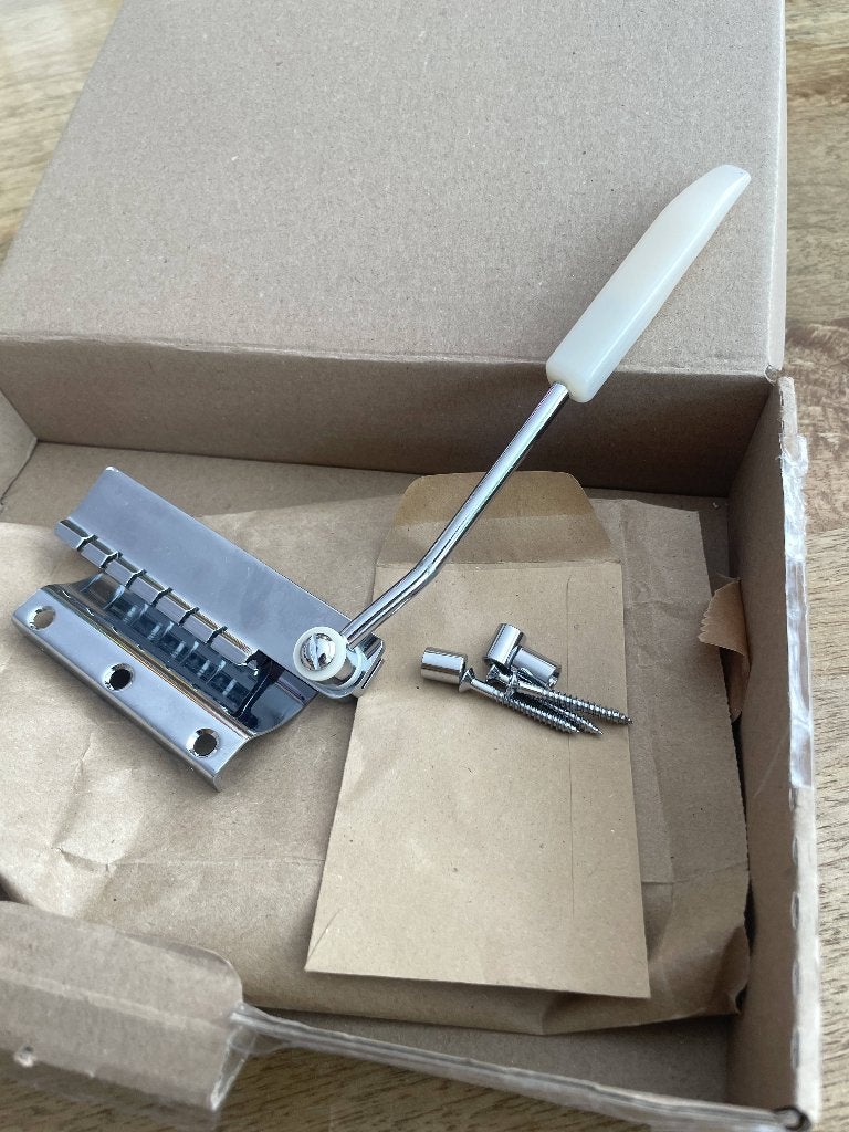 Gibson short Maestro Vibrola tailpiece chrome (vintage), Muziek en Instrumenten, Ophalen of Verzenden, Zo goed als nieuw, Elektrische gitaar