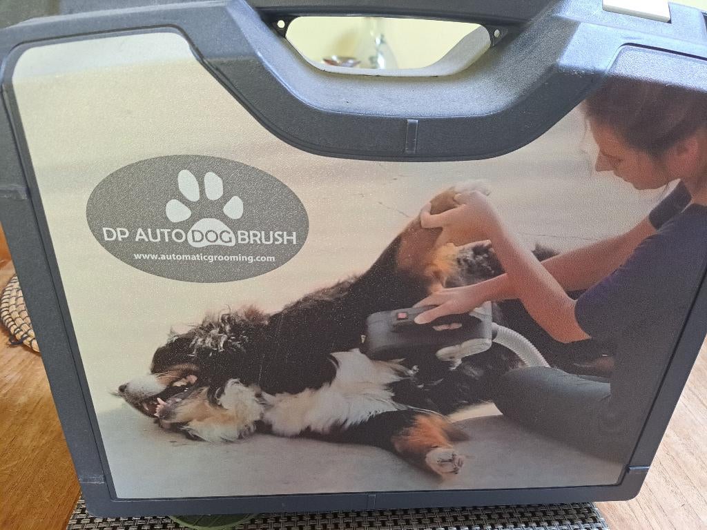 automatische hondenborstel, Dieren en Toebehoren, Honden-accessoires, Ophalen of Verzenden, Zo goed als nieuw