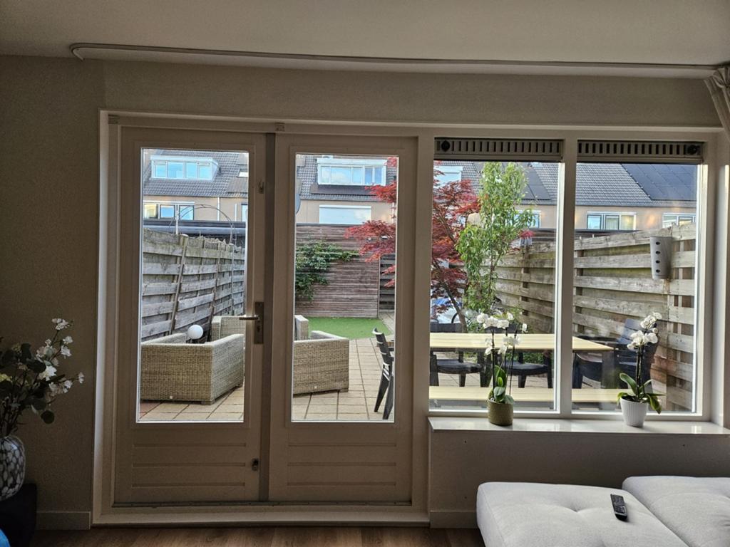 Kozijn en dubbele deur. Beschikbaar eind Jul26 begin Aug26, Ophalen, Gebruikt