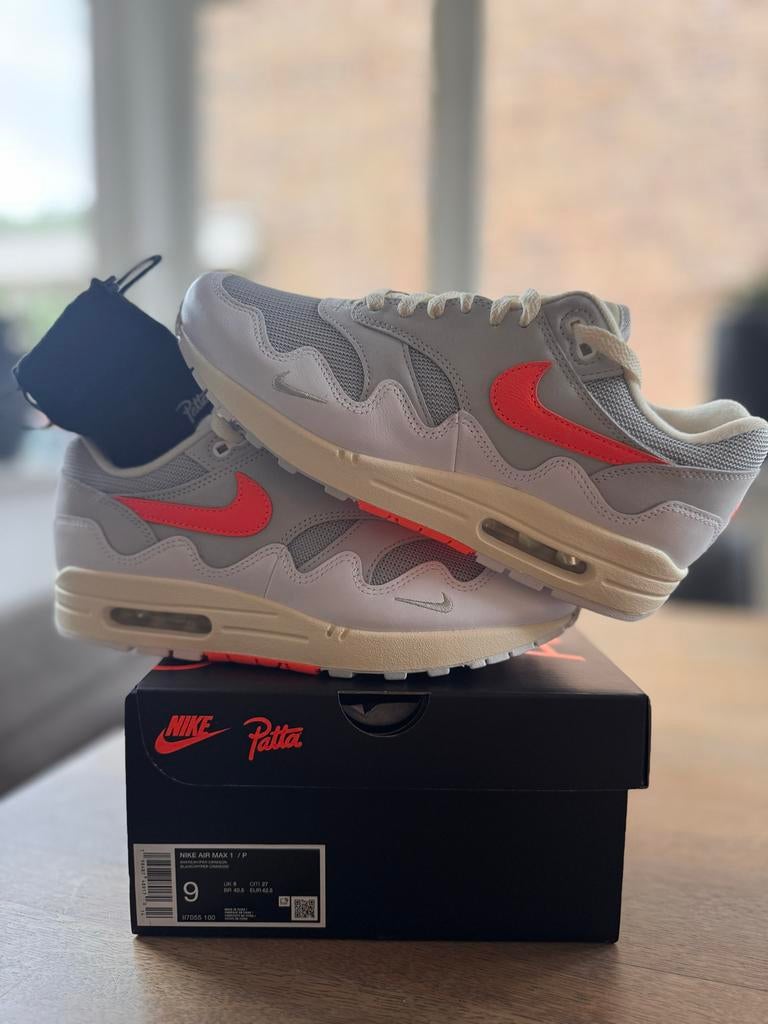 Nike Air Max 1 x Patta White/Hyper Crimson Nieuw in doos, Kleding | Heren, Schoenen, Wit, Nieuw, Ophalen of Verzenden, Sneakers of Gympen