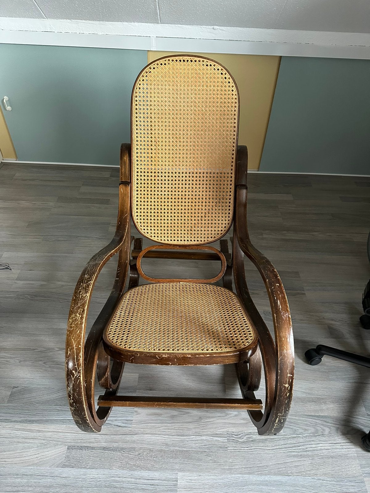 Thonet stijl schommelstoel., Antiek en Kunst, Antiek | Meubels | Stoelen en Banken, Ophalen