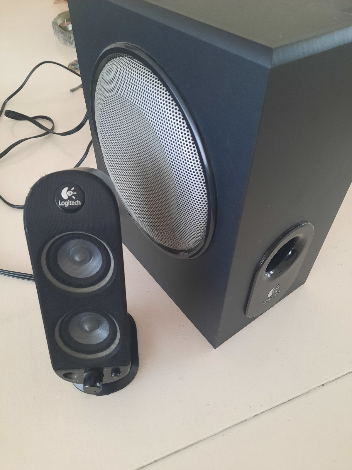 Logitech X-530 Actieve Subwoofer + Satellietspeaker, Gebruikt, Logitech, Speakerset, Ophalen of Verzenden