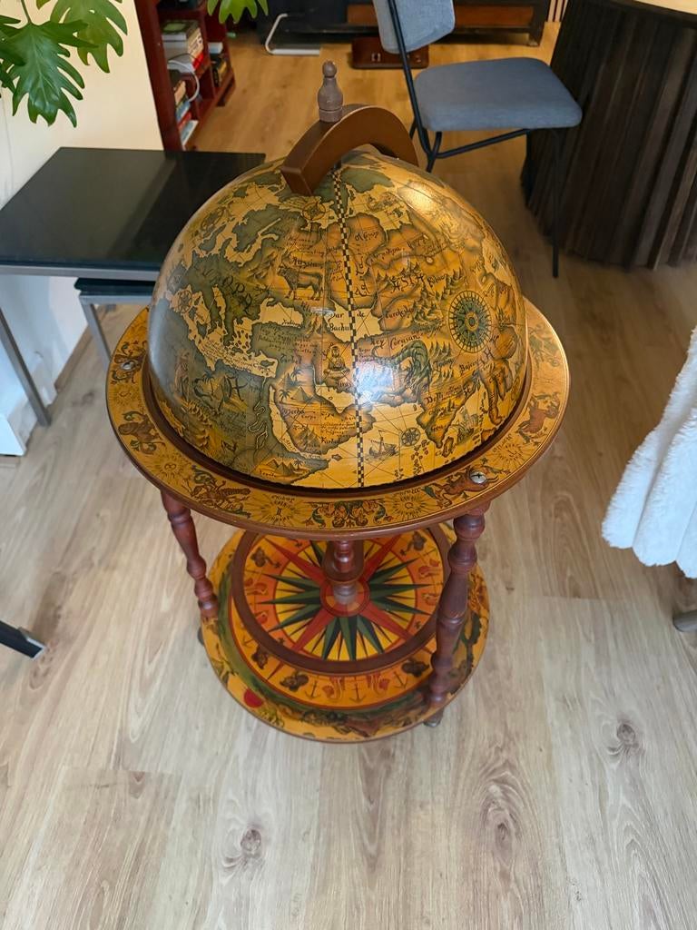 Antieke wereldbol bar met drankkast - barglobe, Huis en Inrichting, Woonaccessoires | Wereldbollen, Ophalen, Gebruikt