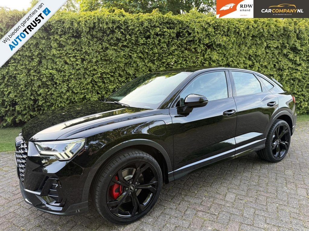 Audi Q3 Sportback|SLINE/Black edit.|Trekhaak|Half Leder, Auto's, Audi, Gebruikt, Zwart, Met garantie (alle), Leder en Stof