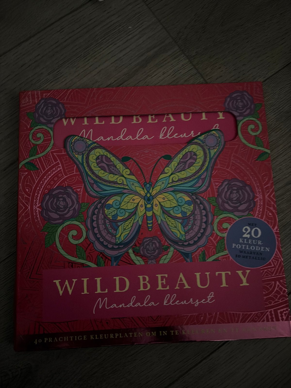 Wild Beauty Mandala Kleurset - Nieuwstaat met potloden, Ophalen of Verzenden, Zo goed als nieuw